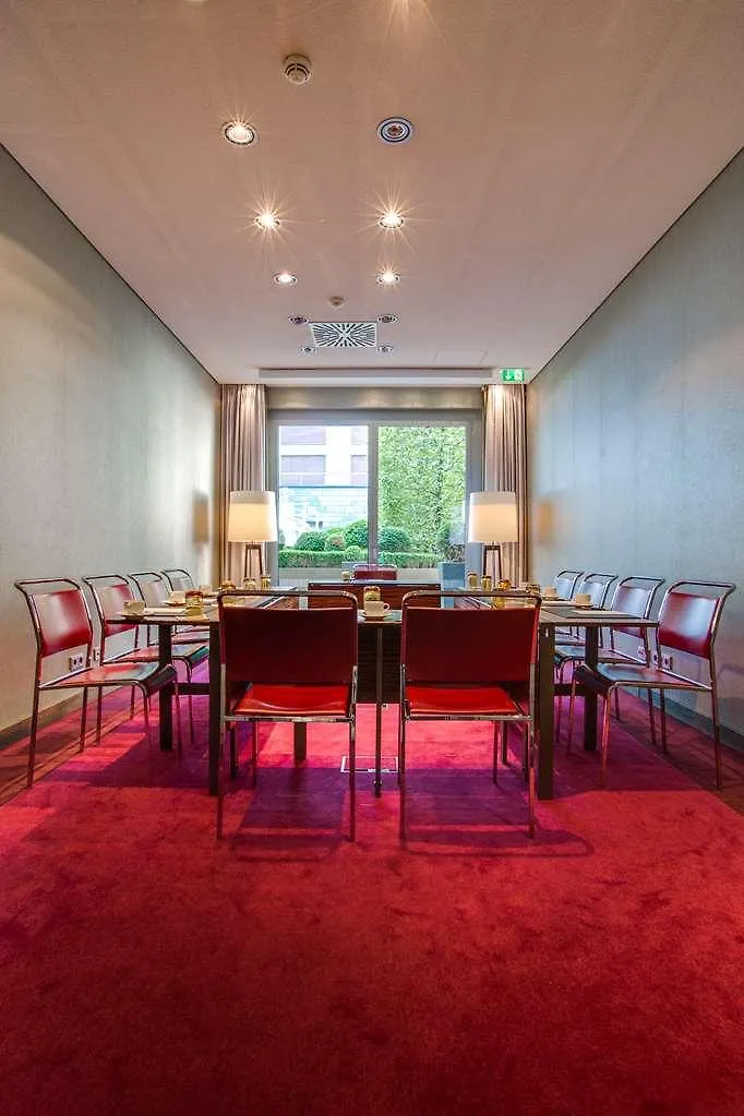 Radisson Blu Media Harbour Hotel, Duesseldorf 4*, Düsseldorf