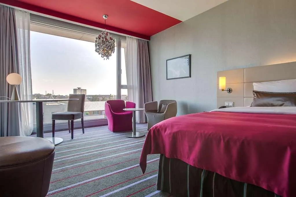 Radisson Blu Media Harbour Hotel, Duesseldorf