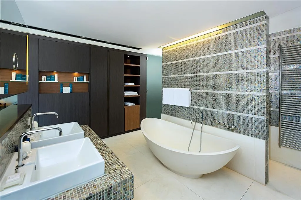 Hotel Radisson Blu Media Harbour Hotel, Düsseldorf