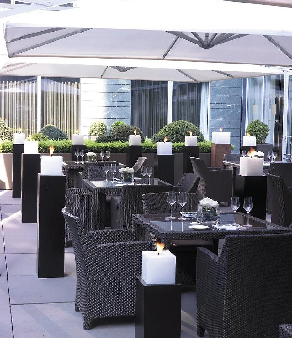 Radisson Blu Media Harbour Hotel, Duesseldorf