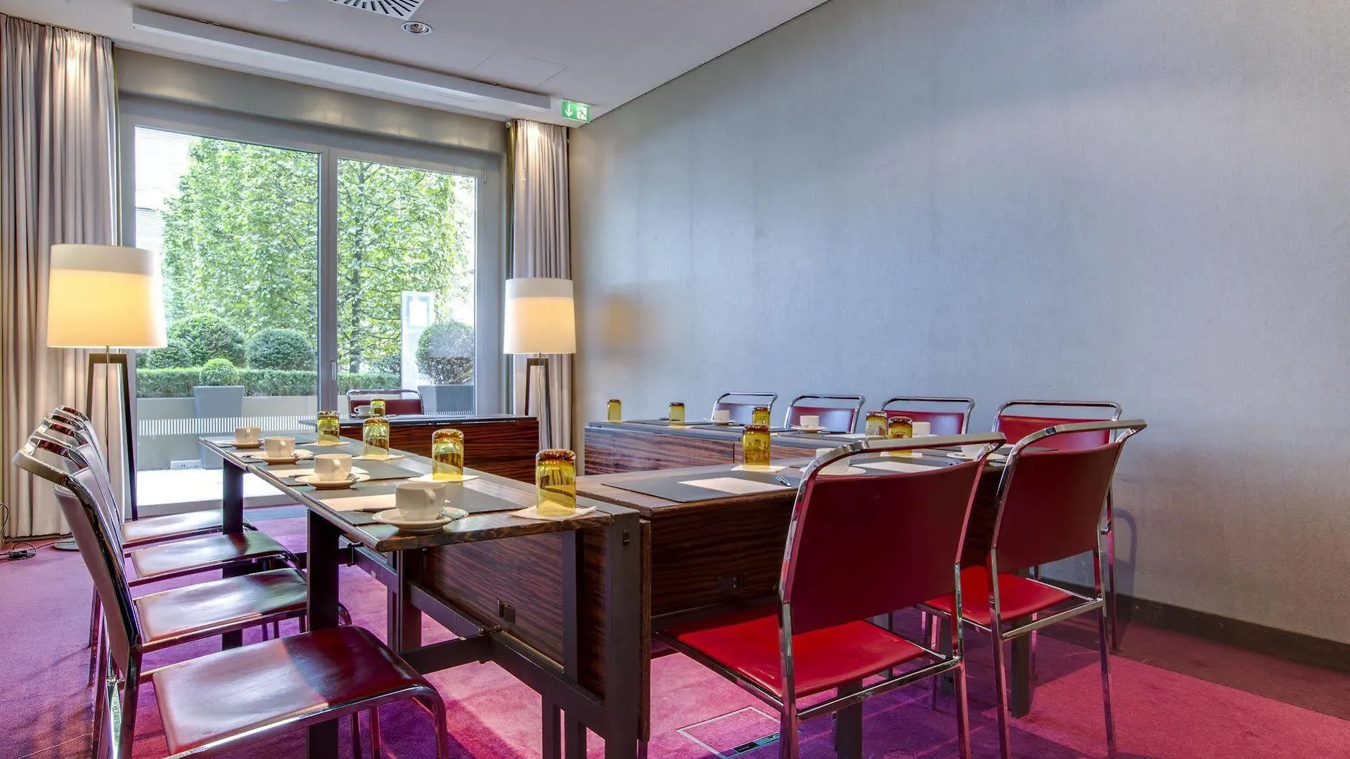**** Otel Radisson Blu Media Harbour Hotel, Duesseldorf Almanya
