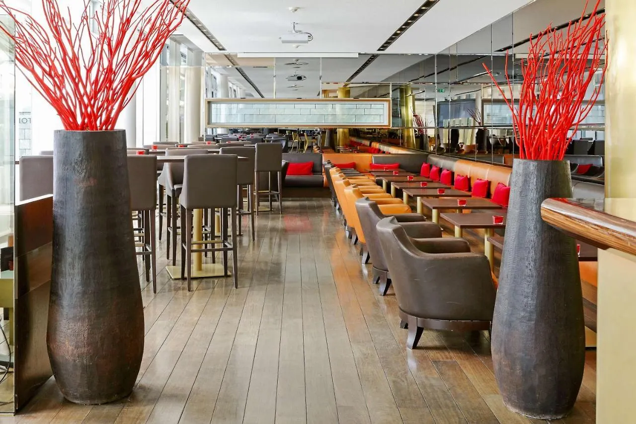 Radisson Blu Media Harbour Hotel, Duesseldorf